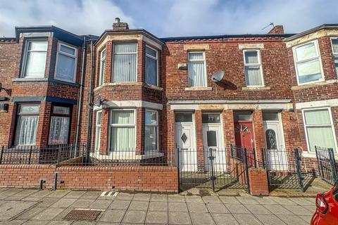 2 bed property, in Chichester Road, £69,950