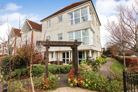 2 bed property, in Farringford Court, £99,950