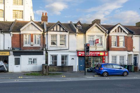 4 bed property, in Coombe Terrace, £350,000