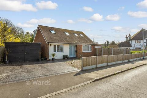 4 bed property, in Rosemary Avenue, £535,000