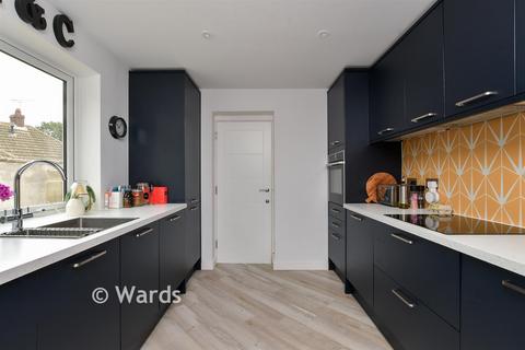 4 bed property, in Rosemary Avenue, £535,000
