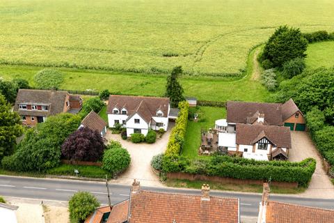 5 bed property, in Hacheston, £600,000