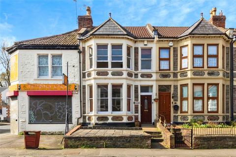 3 bed property, in Newbridge Road, £315,000