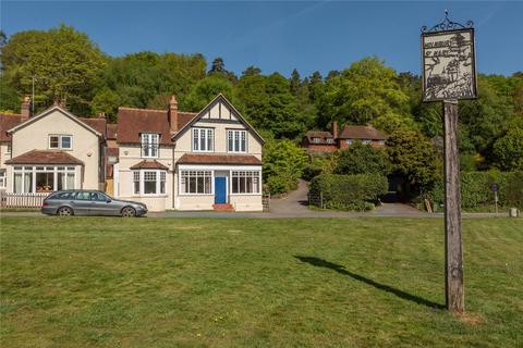 6 bed property, in Felday Glade, £1,250,000