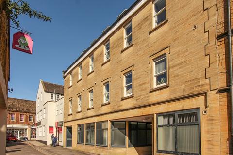 1 bed property, in Central House, £92,000