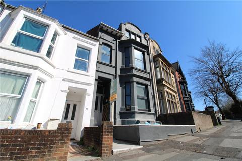 5 bed property, in Victoria Road, £365,000