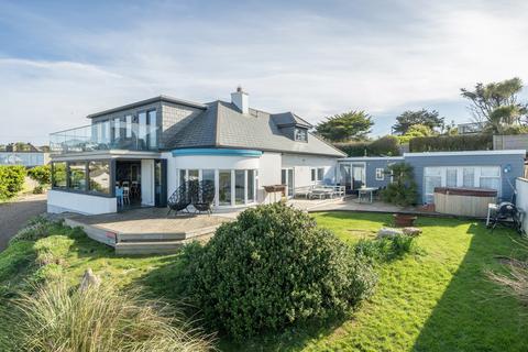 14 bed property, in Mawgan Porth, £2,500,000