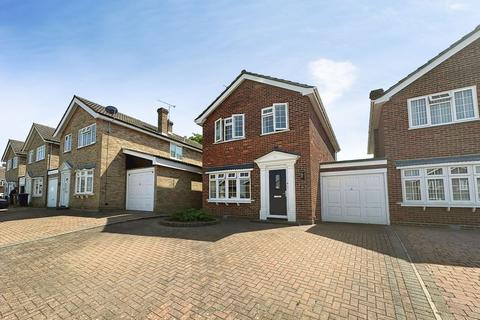 3 bed property, in Tyrells Way, £550,000