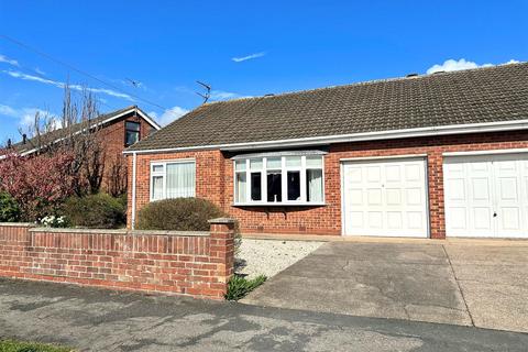 2 bed property, in Well Lane, £220,000