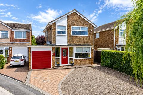 3 bed property, in Cambrian Road, £325,000