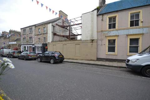 2 bed property, in 29-31, £150,000