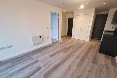 1 bed property, in Percy Street, £100,000