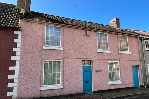 3 bed property, in 25 The Green, £195,000