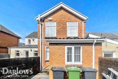 3 bed property, in Perrott Street, £115,000