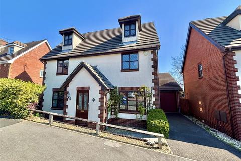 5 bed property, in Masefield Way, £475,000