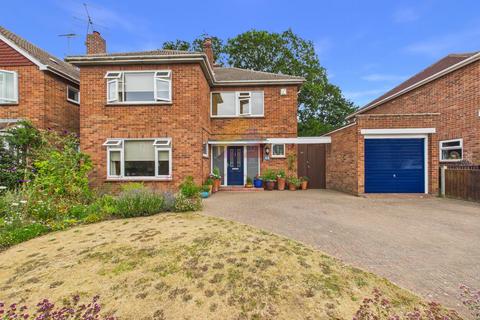 4 bed property, in Gainsborough Road, £495,000