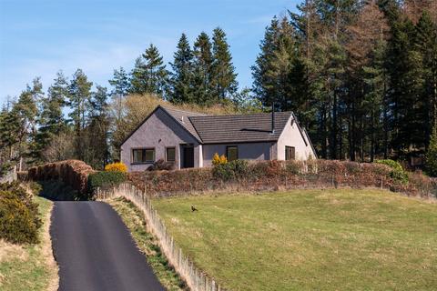 3 bed property, in Bridgend Of Pearsie, £650,000