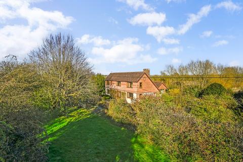 4 bed property, in St. Marys Road, £695,000