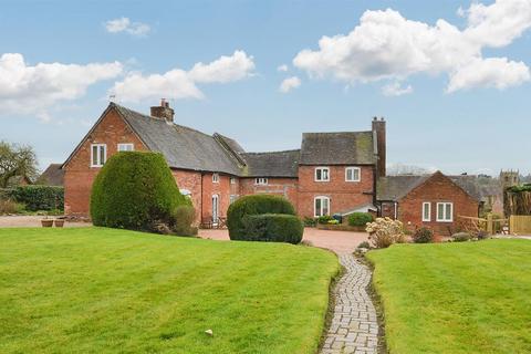 4 bed property, in Chebsey, £775,000