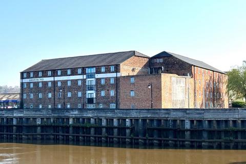 1 bed property, in Bridge Street, £59,995