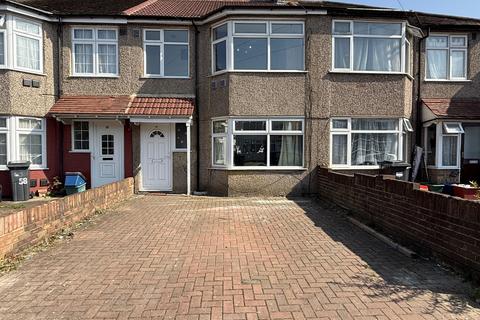 3 bed property, in Manor Avenue, £550,000