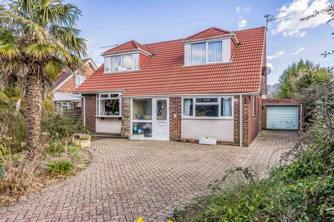 4 bed property, in Hayling Island, £550,000
