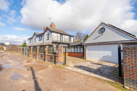 5 bed property, in Windmill Hill Stoke-On-Trent, £475,000