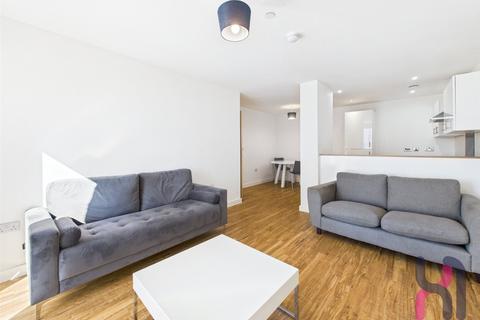 3 bed property, in Media City, £230,000