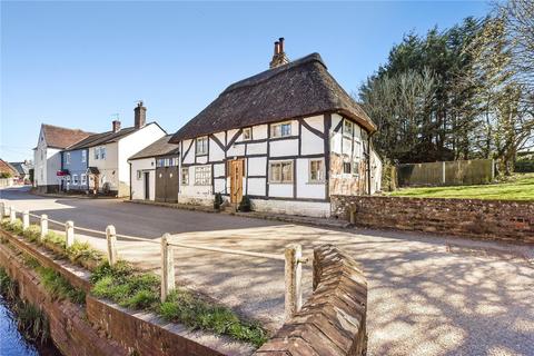 4 bed property, in East Meon, £735,000
