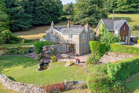 5 bed property, in Robins Nest Farm, £1,349,000