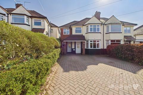 4 bed property, in Bridle Road, £375,000