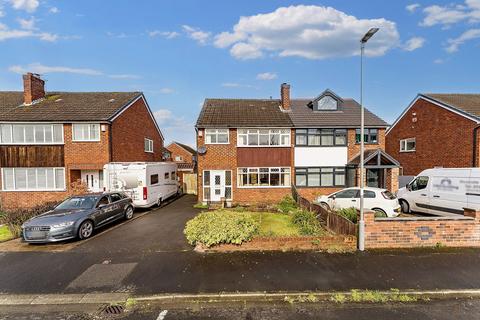 3 bed property, in Lambourn Avenue, £250,000