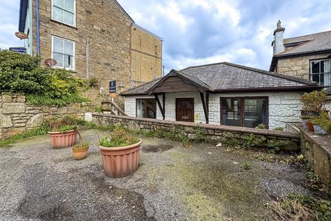 1 bed property, in Alma Terrace, £175,000