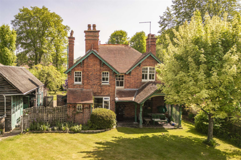 4 bed property, in Applegate, £2,000,000