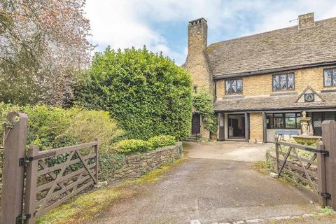 4 bed property, in River Road, £930,000