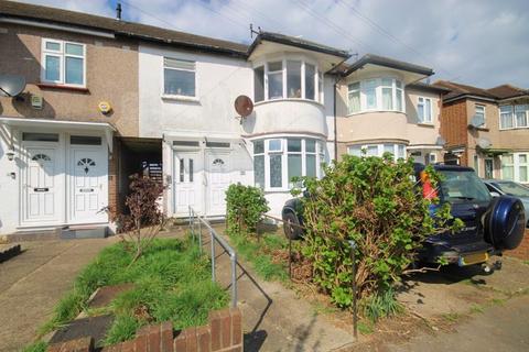 2 bed property, in Stanley Avenue, £295,000