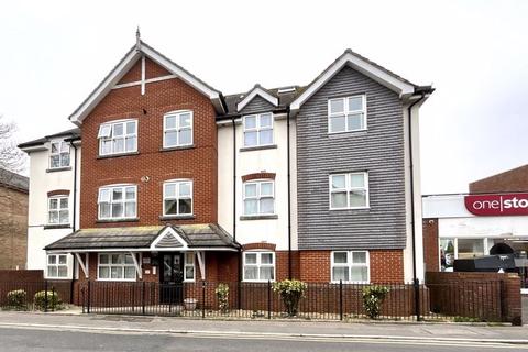 2 bed property, in Seabourne Road, £187,500