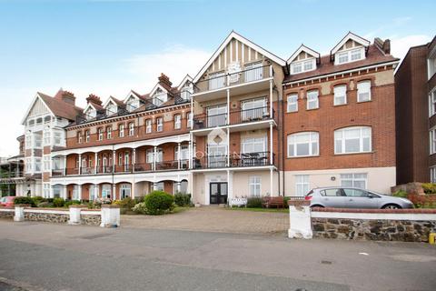 3 bed property, in The Esplanade, £375,000