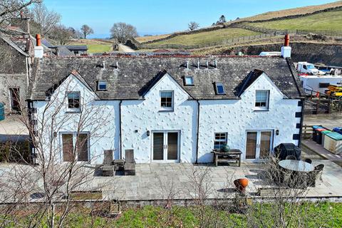 3 bed property, in Nunland, £595,000