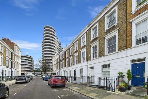 4 bed property, in Ponsonby Terrace, £1,900,000