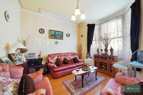 3 bed property, in Napier Road, £790,000