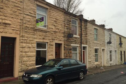 2 bed property, in Lee Street, £74,950