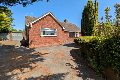 3 bed property, in Village Street, £450,000