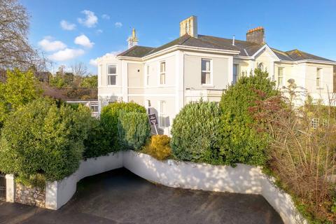 5 bed property, in Old Mill Road, £500,000