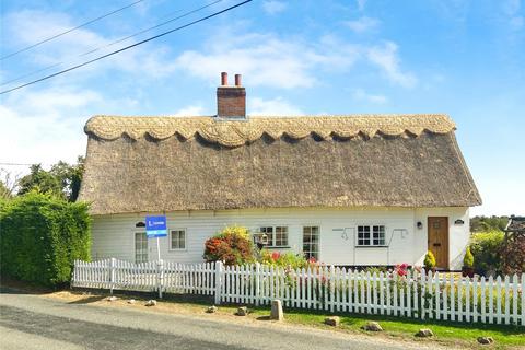 1 bed property, in Stambourne Road, £280,000