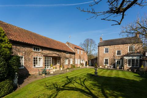 4 bed property, in Orchard House, £1,350,000