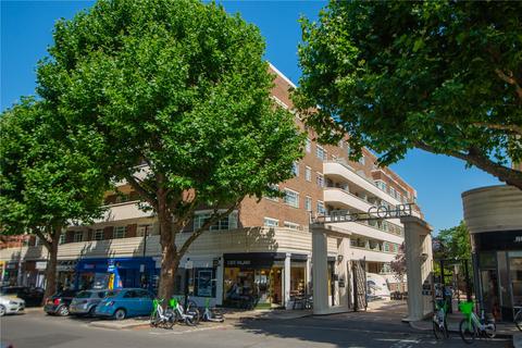 Land, in Sheen Road, £360,000