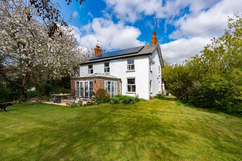 4 bed property, in Asperton Road, £549,950