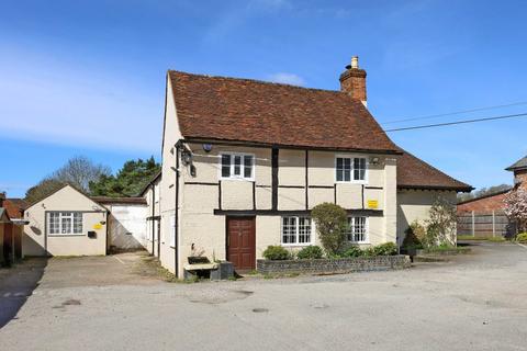 4 bed property, in Bells Hill, £995,000