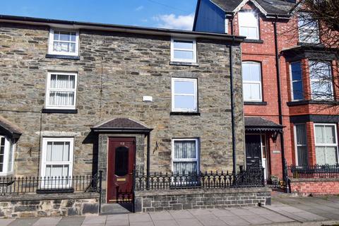 3 bed property, in Ivy House, £365,000